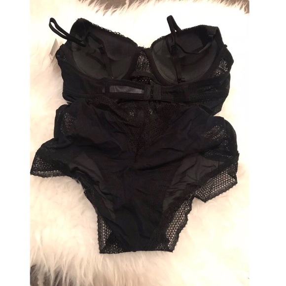 ⚫️SALE⚫️ VIX Bodysuit - Picture 5 of 8